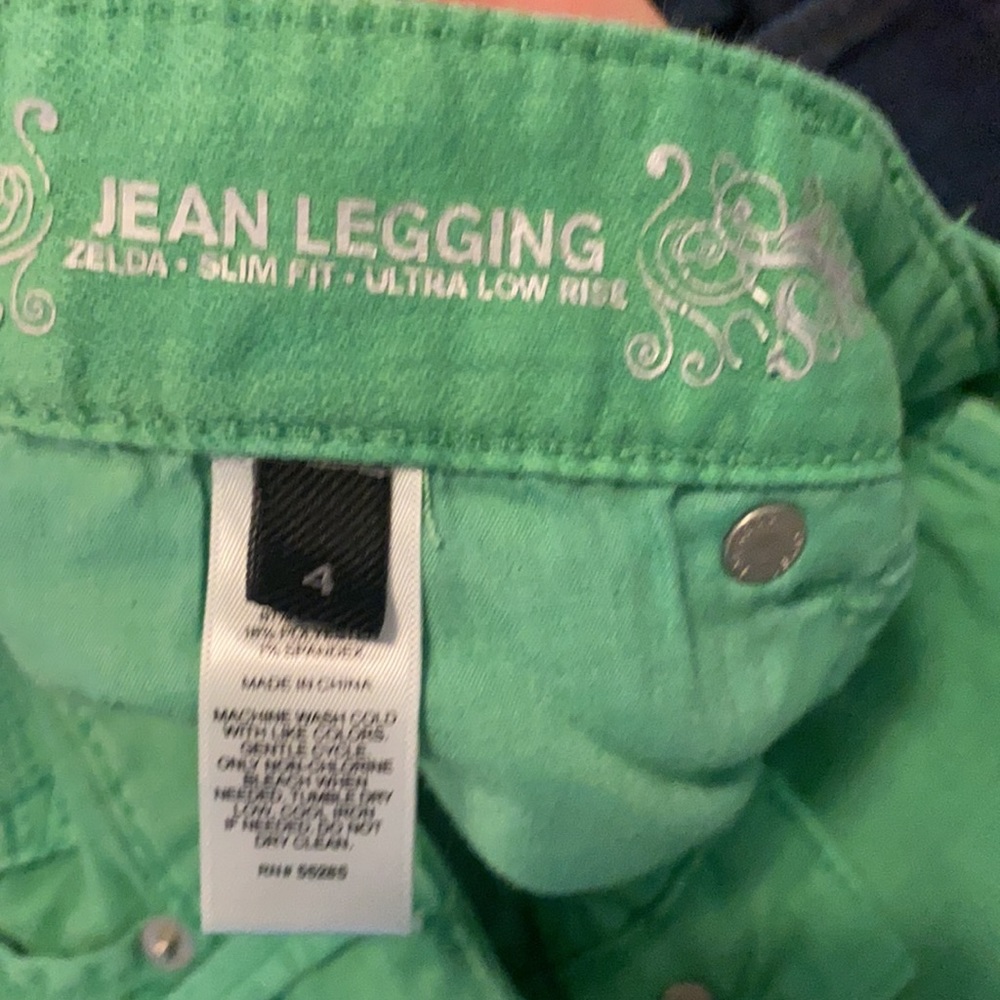 Size 4 bottoms bundle - Picture 7 of 10